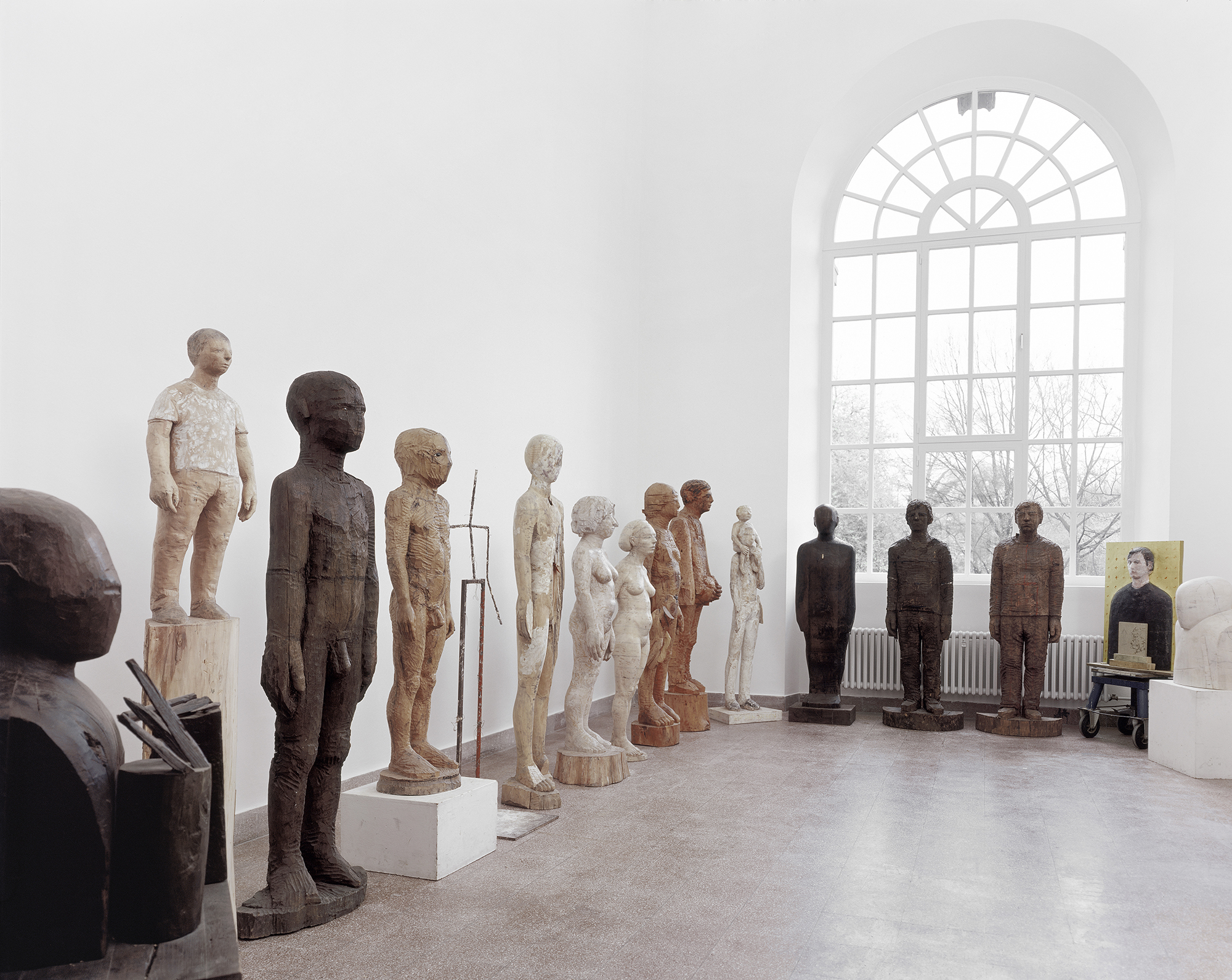 [:de]Raum 008 / 16 Figuren u. Halbfiguren (lebensgroß)[:en]Room 008 / 16 figures and  half-figures[:]